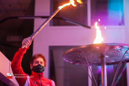 Zapalenie znicza olimpijskiego podczas poprzednich igrzysk w Krynicy